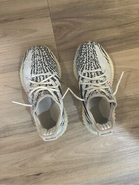 Adidas Yeezy Boost 350 V2 Zebra Men’s 5, Women’s 6.5
